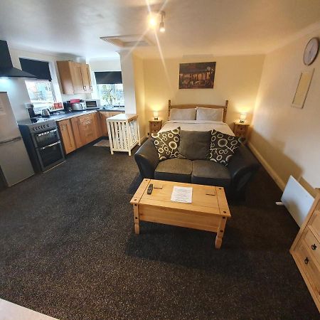 Sherwood Studio Annexe 1 Bedroom Entire Property บอสตัน ภายนอก รูปภาพ