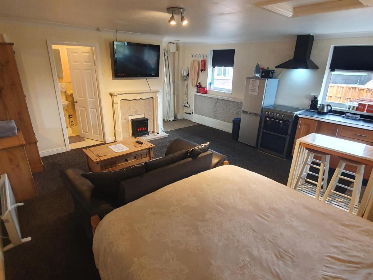 Sherwood Studio Annexe 1 Bedroom Entire Property บอสตัน ภายนอก รูปภาพ